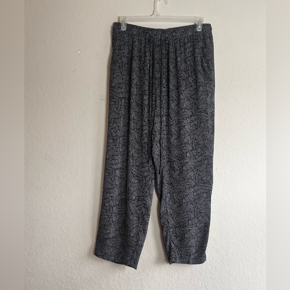 Women’s Royalty For Me Pants Black/White Geometric Pattern In Size Large Pull-On